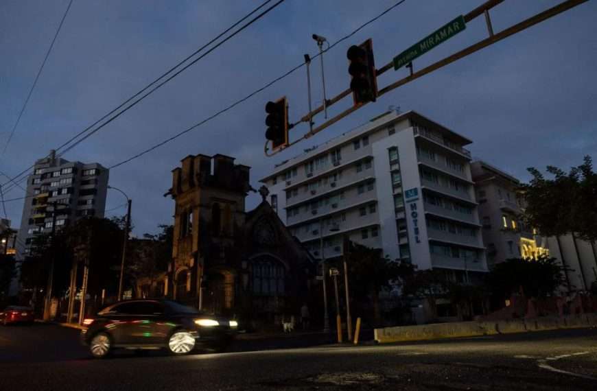 Puerto Rico recupera energía tras apagón masivo