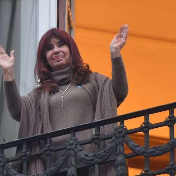 Cristina Kirchner declara ante la justicia bajo arresto domiciliario y apunta contra Milei