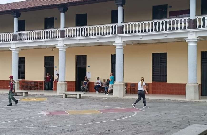 Periodista de El Impulso fue obligada a borrar fotos por comandante de GNB en Barquisimeto