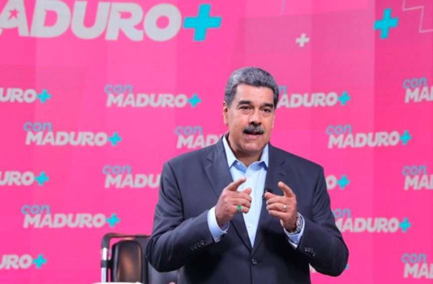 Maduro anuncia creación de plataforma de mensajería para desplazar WhatsApp y Telegram