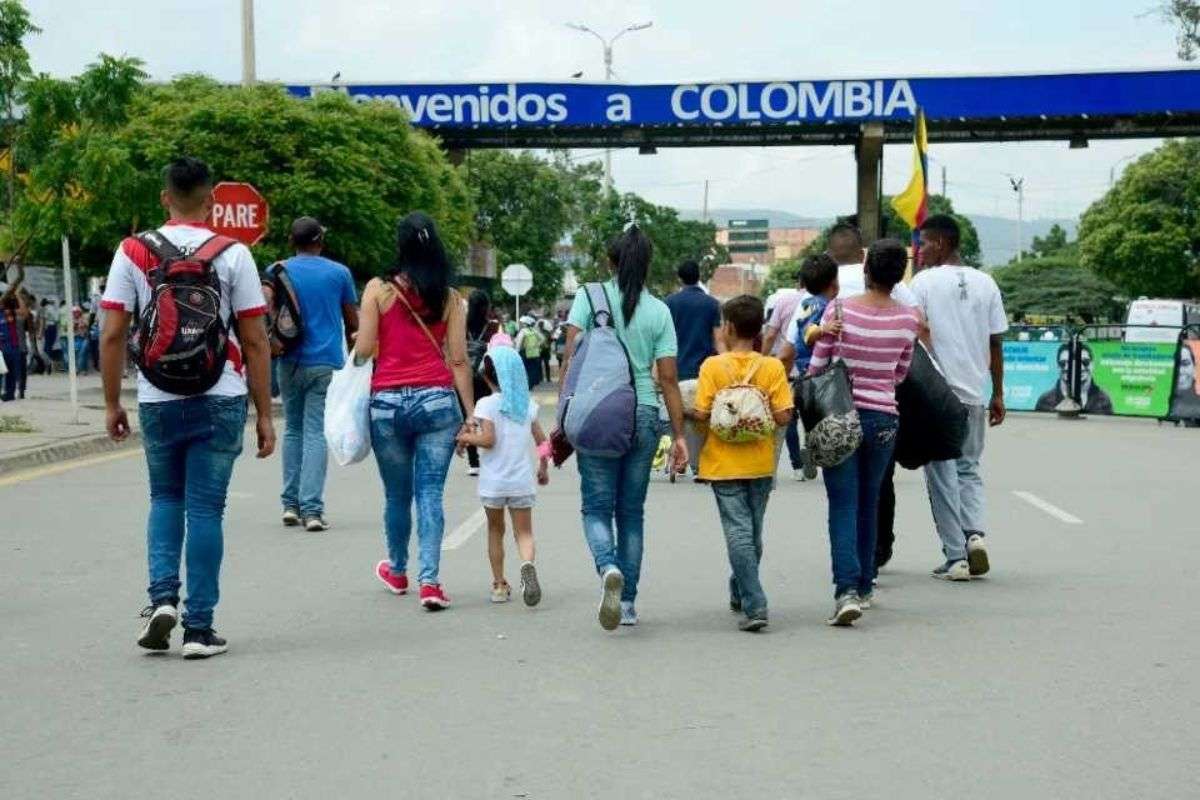 Colombia frena migración venezolana con visado exigente