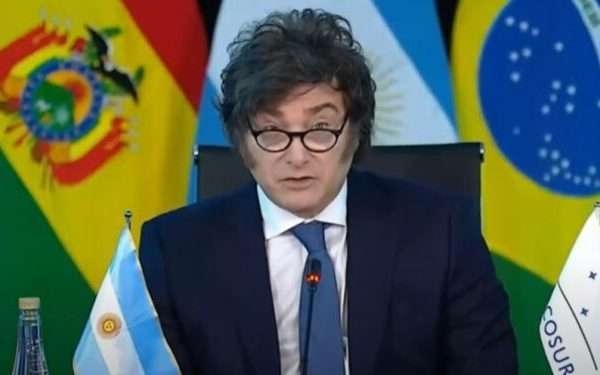 Suprema de Brasil prohíbe a Javier Milei visitar a Jair Bolsonaro en su prisión domiciliaria
