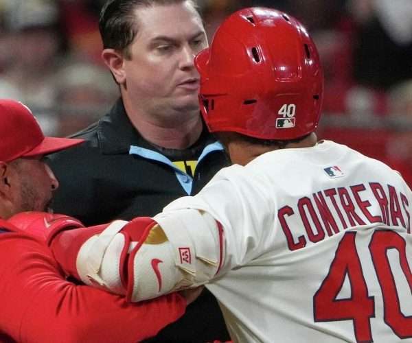 Willson Contreras recibe suspensión y multa tras incidente en juego contra Piratas