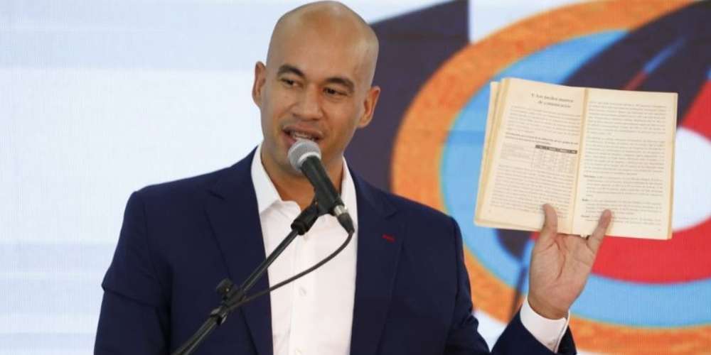Héctor Rodríguez niega déficit de maestros en Venezuela