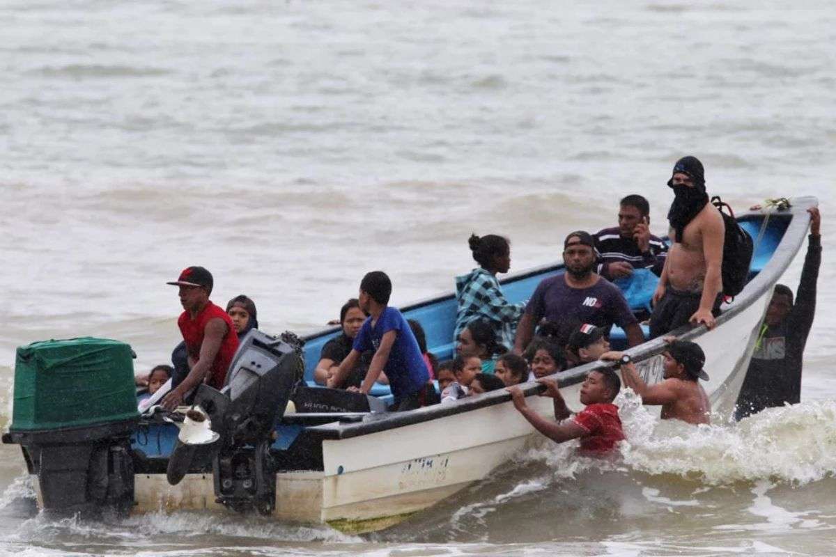 Trinidad y Tobago captura a 20 venezolanos en alta mar
