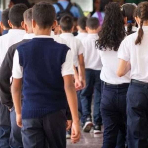 Ministro de Educación anuncia que las clases inician el 8 y 15 de septiembre