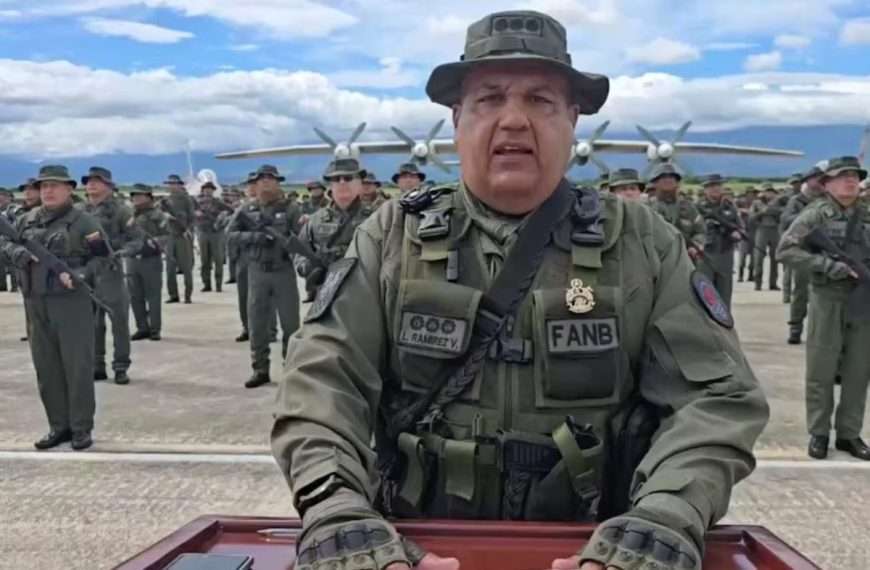 Sebastiana Barráez | Tras el aumento de la recompensa de EEUU por la captura de Maduro, el régimen obligó al Ejército venezolano a manifestar su lealtad