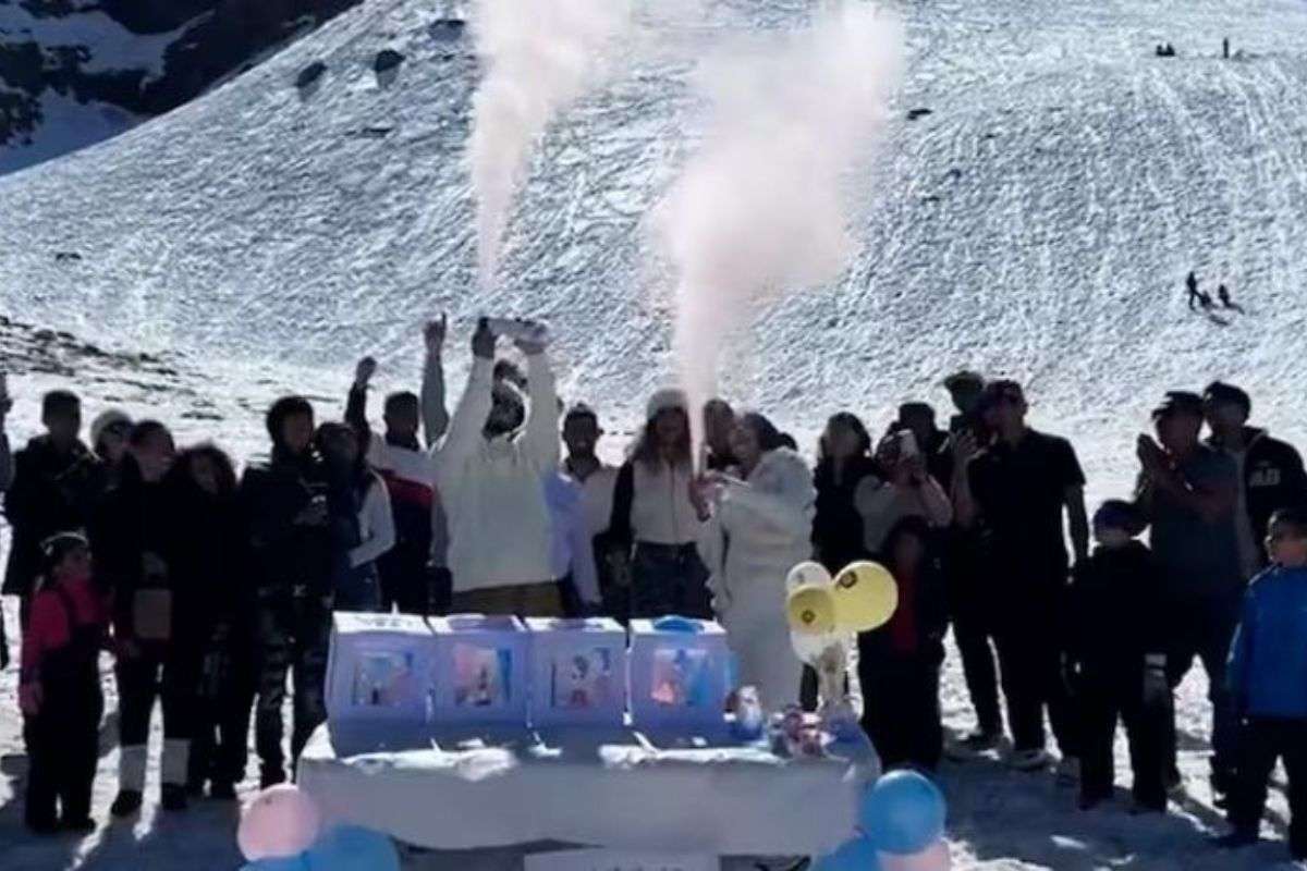 Familia venezolana desata controversia en Chile por realizar una revelación de género en el área protegida Embalse El Yeso