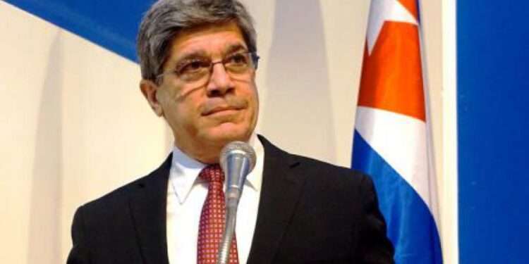 Carlos-Fernandez-de-Cossio-cuba-750x375