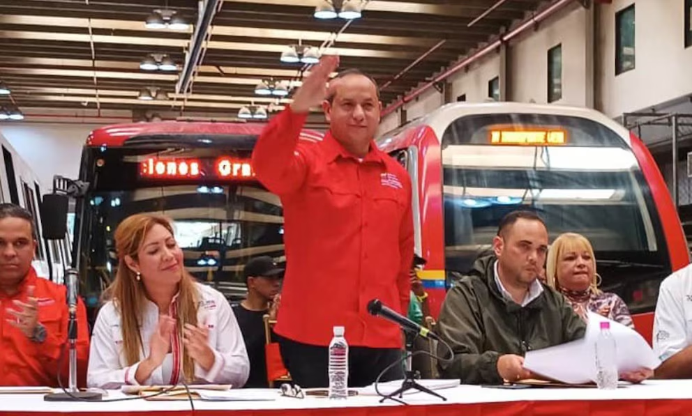 El ministro de Transporte, general Ramón Celestino Velázquez Araguayán, es también presidente del Metro de Caracas