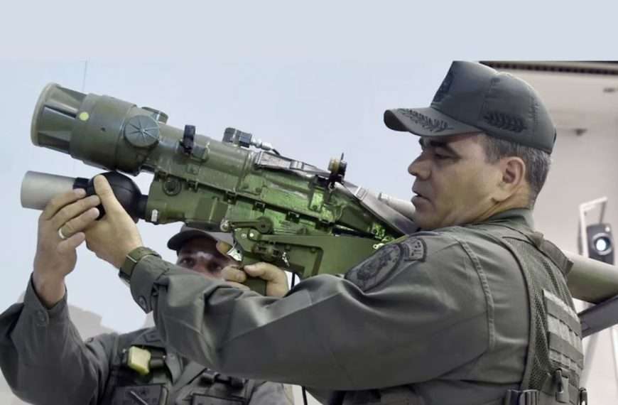 Sebastiana Barráez | Un general venezolano advirtió a los militares que si entregan misiles Iglas a organizaciones criminales serán juzgados por crímenes de guerra