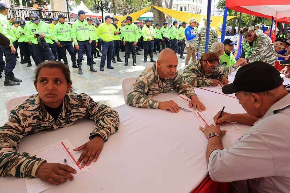 Sebastiana Barráez | El Laboratorio de Paz catalogó de inconstitucional el reclutamiento forzoso de la campaña para defender a Nicolás Maduro