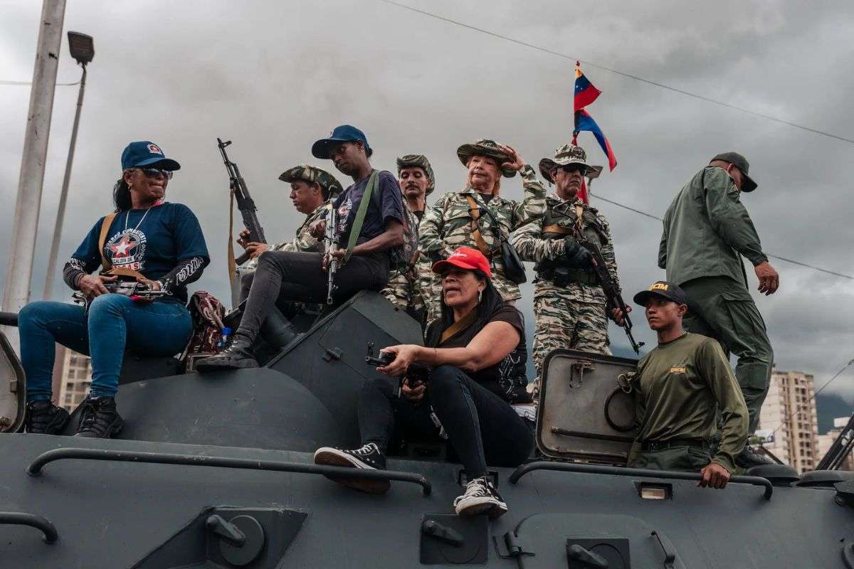 The New York Times | Miedo y esperanza en Venezuela mientras acechan buques de guerra estadounidenses