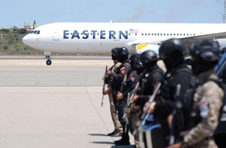 Arribó a Maiquetía vuelo con 218 connacionales deportados desde Estados Unidos
