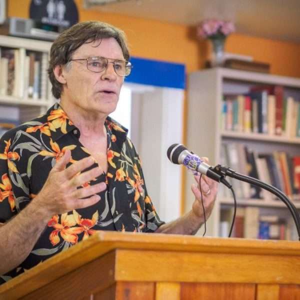 Pesadilla de la utopía chavista | Estadounidense de izquierda Clifton Ross publica versión en español de El lado oscuro de la utopía: “La utopía prometía redención. Lo que vi fue represión”