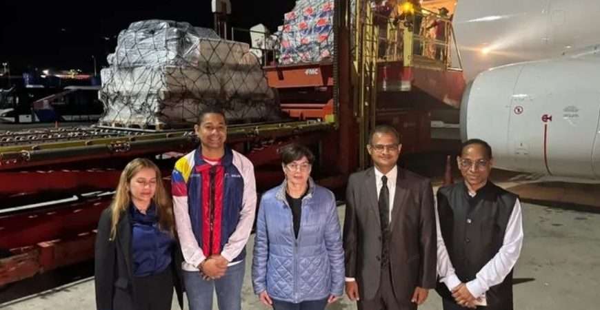 Venezuela recibe 135.000 dosis de vacunas de la India
