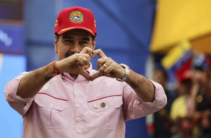 El 'Kit' de Escape de Maduro: Pide que lo dejen sacar 200 millones de dólares y amnistía para su circulo más cercano