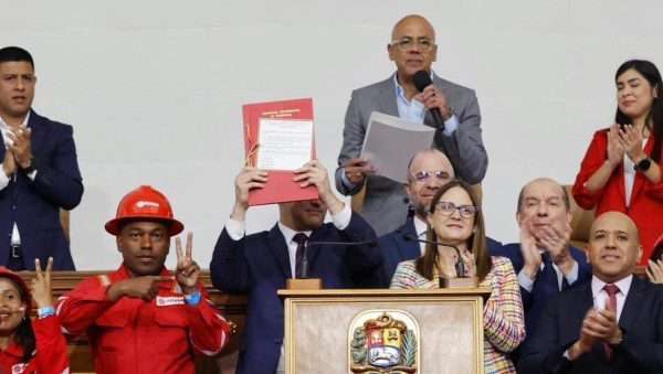 Asamblea-Nacional-Ley-de-Hidrocarburos-696x339