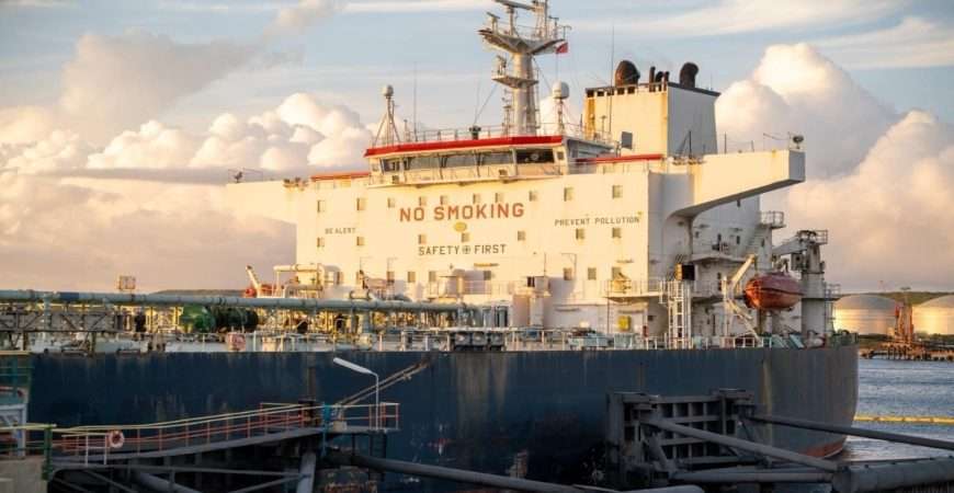 Curazao reactiva su rol petrolero con la llegada del primer tanquero venezolano desde 2019