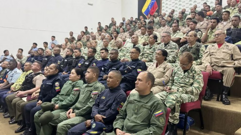 Militares en una de las numerosas charlas en las instalaciones militares para convencerlos de que EEUU no atacaría en territorio venezolano