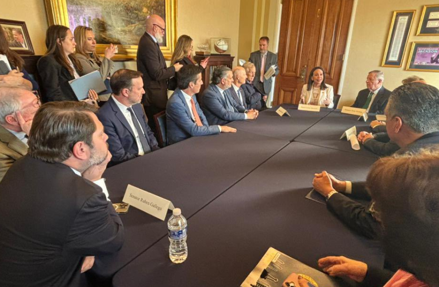 María y los senadores