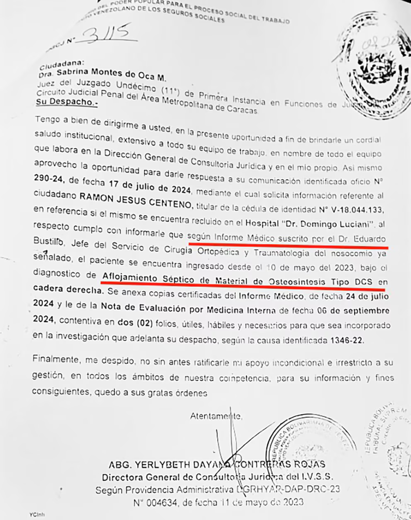 Este documento legal detalla el informe médico del periodista Ramón Centeno, revelando un grave aflojamiento séptico de material de osteosíntesis en su cadera derecha, fechado en julio de 2024