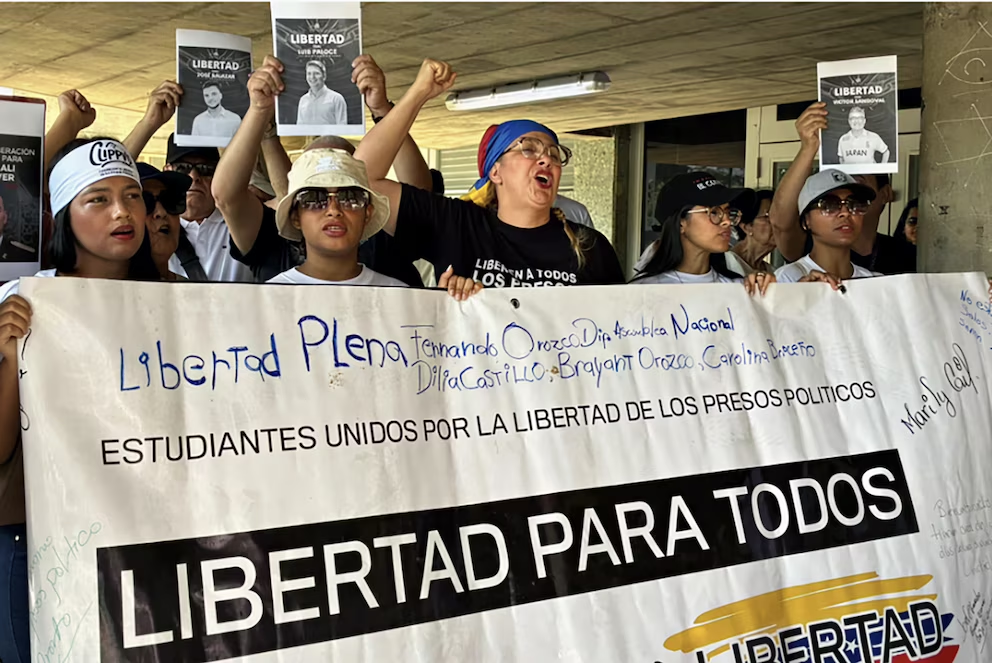 Familiares de presos políticos reclamando su libertad