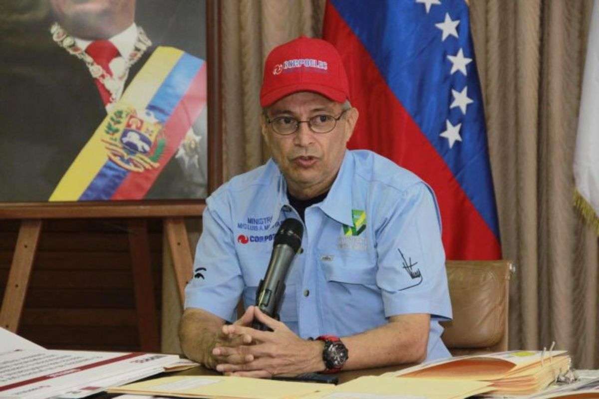 Motta Domínguez asume cargo en el Ejecutivo de Delcy Rodríguez