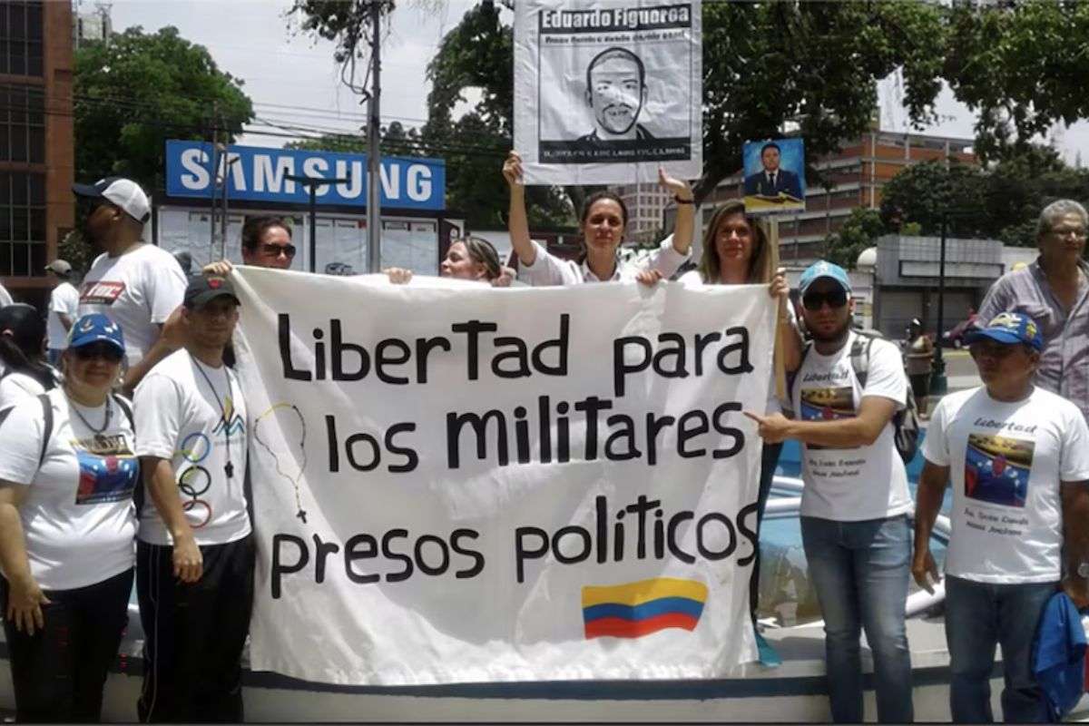 Sebastiana Barráez | Denuncian que la Ley de Amnistía del régimen de Venezuela deja fuera a la mayoría de los militares encarcelados por causas políticas