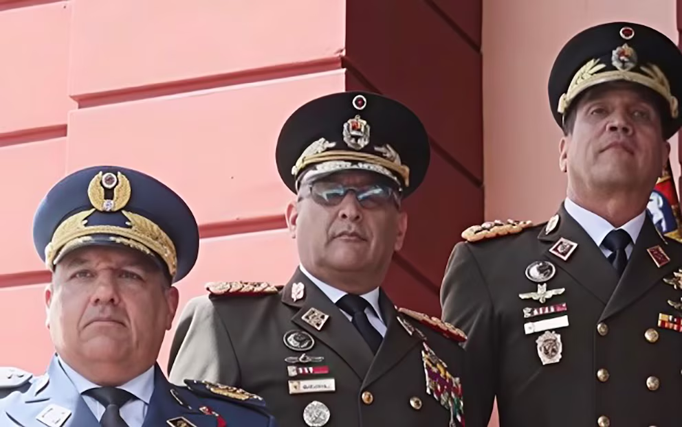 Parte del Alto Mando saliente