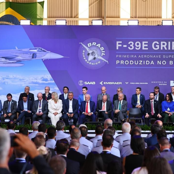 Brasil presenta al F-39E: El primer caza supersónico fabricado en el país