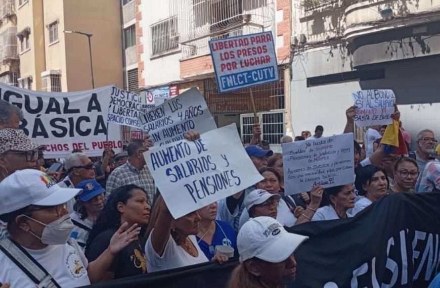 Trabajadores protestan en el centro de caracas