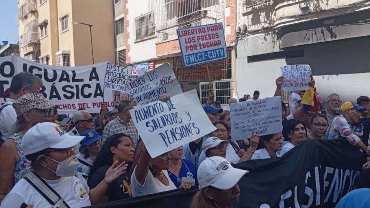 Trabajadores protestan en el centro de caracas