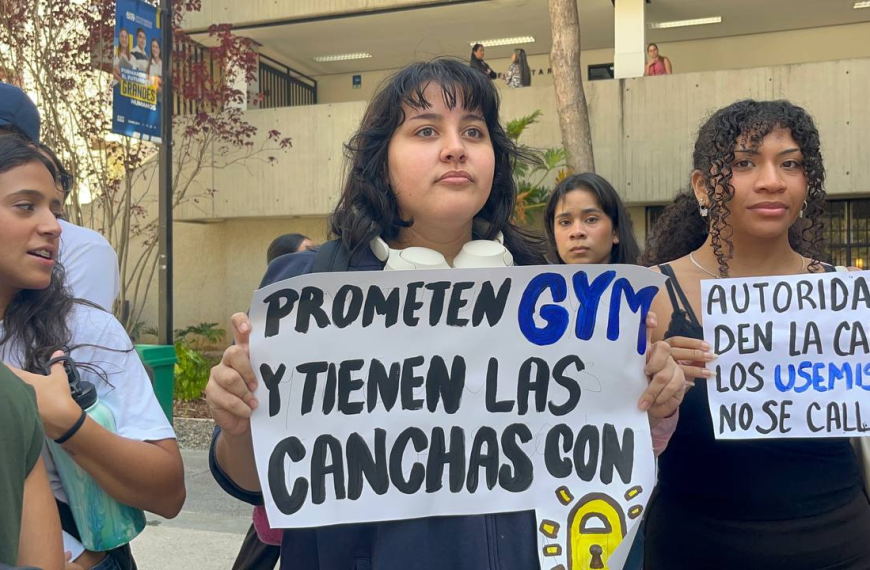 Denuncian aumento de la matrícula a más de 2 mil dólares en la Universidad Santa María