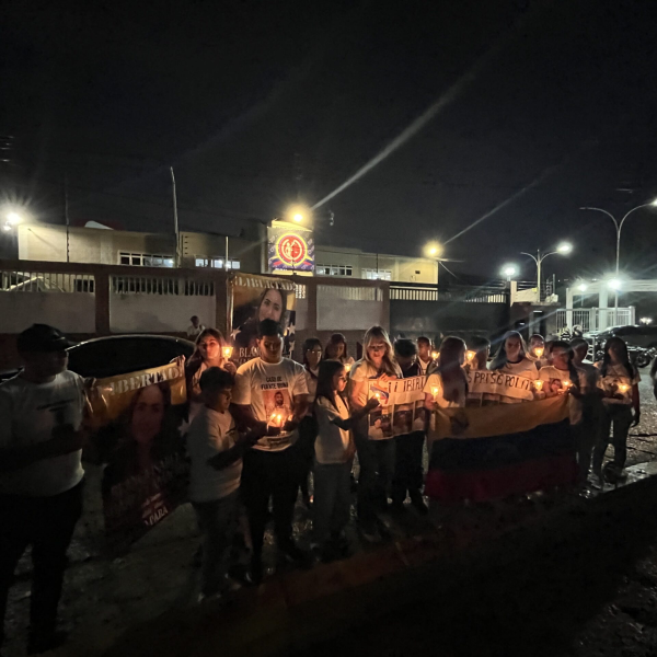 PNB prohíbe ingreso de alimentos a presos políticos en La Yaguara para frenar vigilia de familiares
