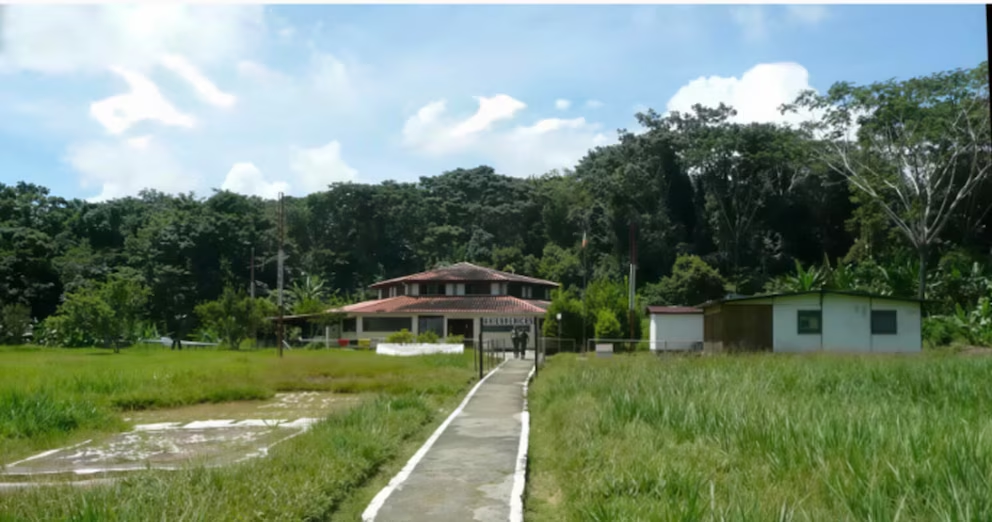 En este lugar está la instalación militar en la que habría aterrizado y despegado la aeronave