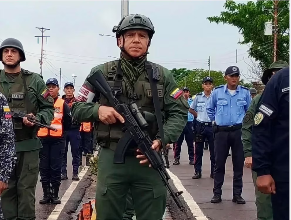 El General de Brigada Rafael Simón García Fernández fue el oficial de más alto rango detenido en el grupo de los once militares