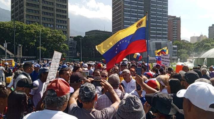 Organizaciones sindicales, estudiantiles y gremiales marcharán desde Plaza Venezuela hasta Miraflores por aumento salarial