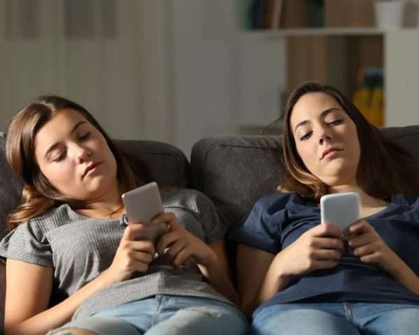 La ONU advierte: Las redes sociales hunden la felicidad de los jóvenes