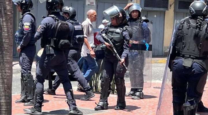 SNTP documenta 10 agresiones por parte de funcionarios de la PNB contra periodistas durante marcha en Caracas