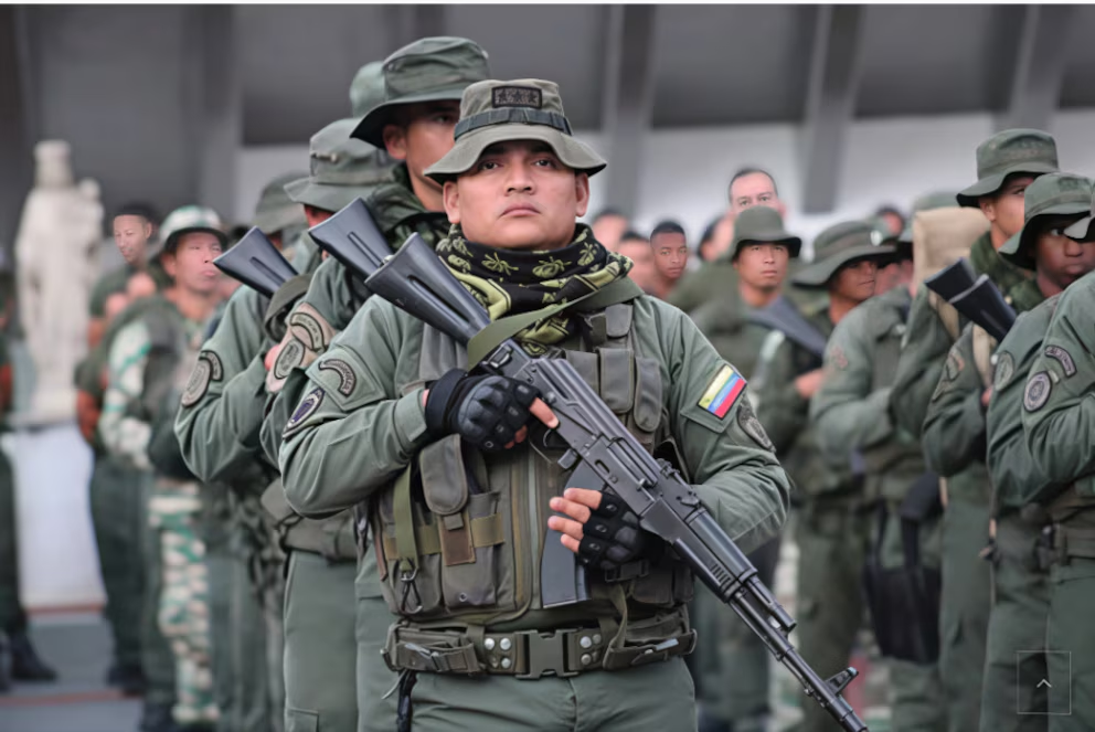 Militares durante un ejercicio oficial