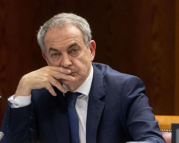 Testaferro implica a Zapatero por el cobro de comisiones en el rescate de Plus Ultra