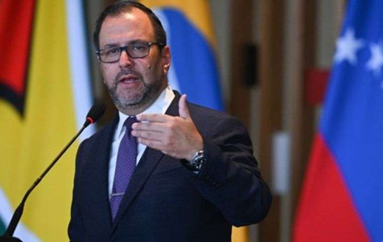 Del discurso antiimperialista a la práctica | Gobierno de Delcy Rodríguez cede el cielo de Caracas a la aviación de EEUU