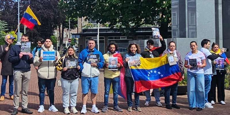 Venezolanos en Países Bajos exigen libertad de presos políticos y mejoras en servicios básicos