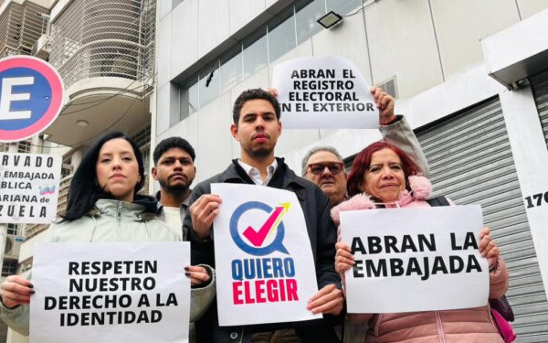 Venezolanos en Argentina exigen reapertura de la embajada y la habilitación del registro electoral en el exterior