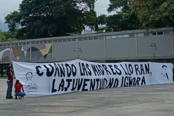 Estudiantes de la UCV marchan en Caracas en homenaje a Carmen Teresa Navas (+Videos)