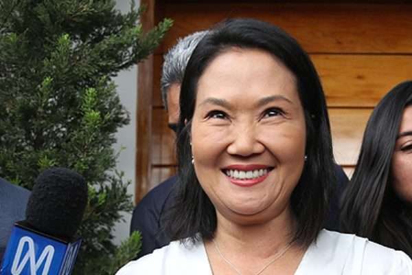 Keiko Fujimori gana la presidencia de Perú por estrecho margen