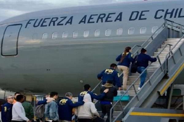 Chile autoriza salida de venezolanos con pasaporte vencido