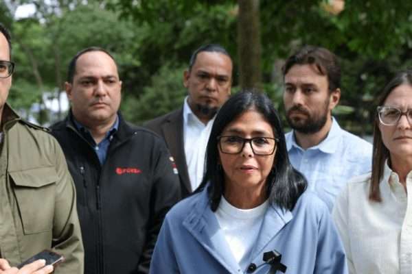 Delcy Rodríguez activa plan con 10 motores productivos para la reconstrucción tras sismos