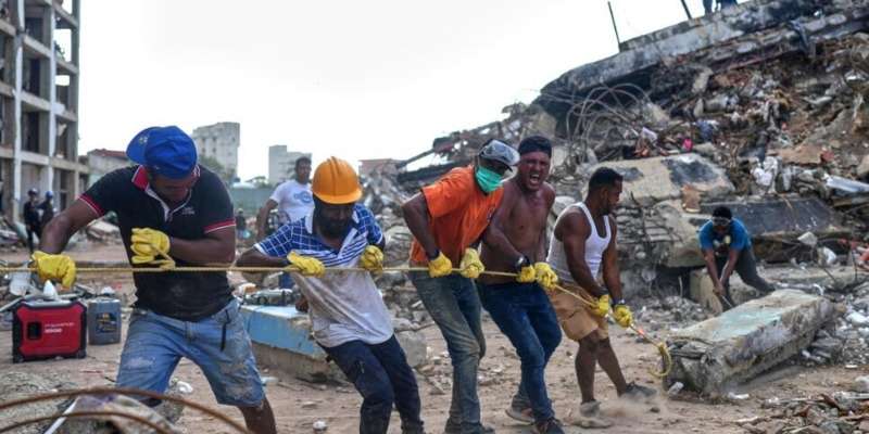 Familias de La Guaira buscan a víctimas sepultadas a tres meses del devastador terremoto